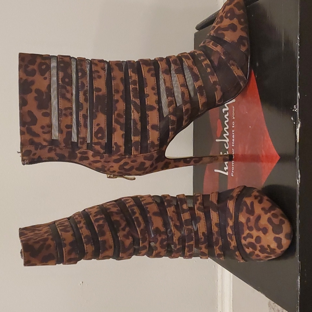 Boots - Picture 2 of 3